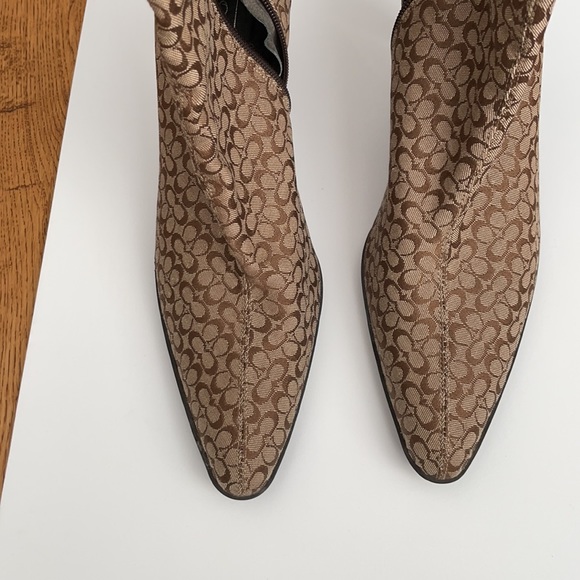 Boots - Picture 2 of 9